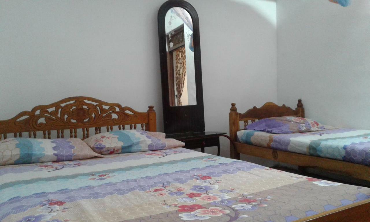 Kunam Beach Rest Inn Batticaloa Exterior photo